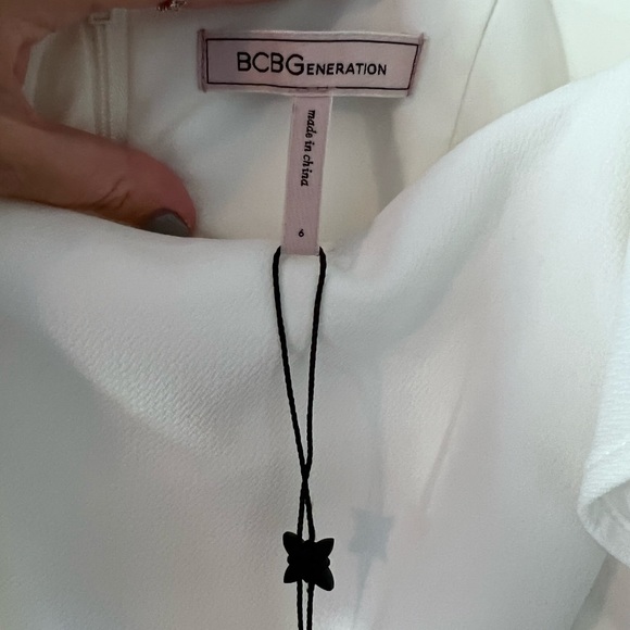 BCBGeneration Double Weave Dress. Size 6. - Picture 4 of 4